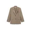 Foto real del nuevo diseño de otoño 2026: chaqueta tipo blazer casual clásica, elegante, de corte holgado para mujer