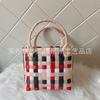 Nova Bolsa de Mão de Plástico Simples Bolsa de Compras Feminina Bolsa Quadrada Pequena Infantil Bolsa de Praia de Verão Bolsa Tecida à Mão