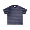 Camiseta de Manga Corta con Bordado de Logo Pequeño a Rayas para Hombre, Nuevo Estilo Primavera/Verano, Sencilla Casual Holgada, Top Versátil Adelgazante para Mujer, Moderno