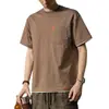 Camiseta de manga corta de dos piezas falsas con bordado pesado y colores contrastantes, estilo casual americano de verano fino con bolsillos, cuello redondo, corte holgado, camiseta de manga corta