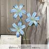 Lírio Dourado de Três Cabeças Flor Artificial Falsa Flor de Seda Arranjo de Flores para Salão de Casamento Arranjo de Flores Decoração de Casa Arte Floral