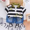 Ropa infantil verano 2025 polo de solapa a rayas manga corta de espuma inglés shorts de mezclilla traje de dos piezas al por mayor