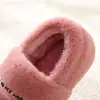 Novos sapatos de algodão para casa de outono e inverno para casais, sola acolchoada, quentes, pelúcia imitação de coelho, tudo-em-um, chinelos de algodão, atacado