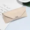 Elegante Estuche de Cuero Retro para Gafas con Hebilla Cuadrada Metálica, Estuche para Gafas de Sol, Estuche Portátil Resistente a la Presión con Espejo, Se Puede Imprimir con Logo