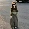 Conjunto Casual de Otoño para Niñas: Conjunto de Dos Piezas para Niñas: Camiseta de Manga Larga con Rayas Otoñales y Pantalones Cargo Holgados de Pierna Ancha