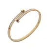 Fivela de Pulseira Hexagonal Dupla Face em Aço Inoxidável com Cravação de Diamantes Versátil Moda Europeia e Americana Transfronteiriça Joia Oval Banhada a Ouro 18K