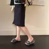 Primer Encuentro Sandalias Planas de Moda para Mujer Temporada 2026 Estilo Nuevo para Exteriores Antideslizantes con Hebilla Metálica y Piel