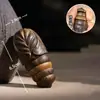 Escultura em Madeira de uma Ninfa de Cigana, uma Pequena Peça Artesanal de Madeira para Brincadeiras Manuais, uma Obra-Prima Que Rompe Sua Casca, Item Artesanal Portátil e Rotativo