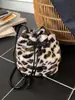 Moda de Invierno 2025 Transfronteriza Bolso de Felpa Retro con Estampado de Leopardo Bolso Cruzado Casual para Mujer con Cordón