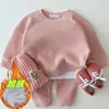 Estilo coreano ins Suéter de algodón con cuello redondo de oso para bebé recién nacido y niño pequeño Conjunto deportivo Casual de dibujos animados para bebé Conjunto de dos piezas