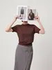 Roupas femininas transfronteiriças no atacado: top de tricô novo, estiloso e versátil, com gola alta discreta, manga curta e corte justo