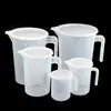 Taza medidora de plástico de grado alimenticio 250 500 1000 ml 2 L 5 L Engrosada para hornear y té de leche, Taza medidora graduada de PP para el hogar
