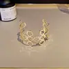 Anel de Braço de Flor de Metal Exagerado Transfronteiriço Europeu e Americano Pulseira de Borboleta Dourada para Mulheres Doce Cool Spice Girl Pulseira de Braço com Linha de Sentido Avançado