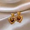 Brincos de Pedra Olho de Tigre em Formato de Coração com Padrão Ondulado Maillard para Mulheres, Brincos de Moda Levemente Luxuosos para Outono e Inverno, Brincos de Nicho