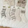 Novas Meias Fair Isle Cor Creme para Mulheres, Meias de Cano Médio, Estilo Outono e Inverno, Laço, Estilo Ins, Quentes, Meias Largas Estilo Japonês
