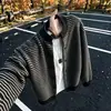 Cardigan Suéter de Tricô Listrado de Alta Inteligência Estilo Retrô Americano Masculino Outono Estilo Old Money Cardigan Suéter Solto Estilo Preguiçoso Roupa Exterior