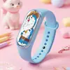 Reloj Digital LED a Color de Dibujos Animados, Esfera con Pegatina, Reloj para Estudiantes de Primaria y Secundaria, Reloj Táctil a la Moda, Resistente al Agua