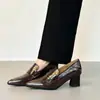 En Stock Entrega Inmediata Mocasines de Piel de Oveja con Punta Aguda para Mujer, Tacones Altos Gruesos, Otoño 2026 Retro Francés Zapatos de Viaje de Cuero Suave