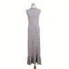Vestido de Punto de Color Sólido sin Mangas con Calados y Cuello Redondo, Estilo Elegante, Remaches Tachonados y Dobladillo Fruncido, Disponible para Venta al por Mayor