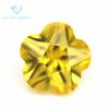 Venta al por mayor de fábrica 5A forma de flor de ciruelo circón dorado piedra suelta artificial fondo puntiagudo pentagonal piedra blanca de color zirconia CZ
