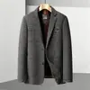 Blazer casual para homens, modelo novo de outono e inverno, de alta qualidade, com forro de fleece, espessado, adequado para homens de meia-idade, jaqueta de terno para pais