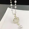 Collar de Perlas de Camelia que Gotea Aceite Nueva Moda para Mujer Exquisita Cadena Larga para Suéter Colgante Versátil de Ropa de Alta Gama