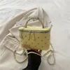 Bolsa Pequena de Corrente Rombos Fashion para Mulheres 2025 Novo Modelo Bolsa Caixa de Diamantes Brilhantes de Alta Qualidade Bolsa de Ombro Transversal Estilosa Tendência