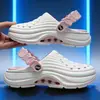 Crocs para Hombre Transfronterizos Nuevo Estilo Talla Grande Nueva Pareja Zapatillas Cerradas Moda Suela Gruesa Sensación de Pisar mierda Sandalias de Playa para Pareja