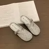 Lenço de cabeça de rede da moda, saia-calcinha feminina, novo estilo de verão 2026 para usar com saias, sandálias rasteirinhas de strass com corte baixo