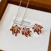 Juego de Joyería de Fuegos Artificiales Chapado en Oro Real de 18K con Circonitas, Pendientes y Collar de Moda y Exquisitos, Joyería de Lujo Ligero y de Alta Gama para Mujeres
