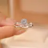 Anillo de Zirconia para Mujer, Moderno Diseño de Nicho de Lujo Ligero con un Toque de Alta Gama, Anillo de Diamante para Propuesta, Regalo de San Valentín