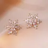 Aretes para Mujer, Aretes de Flor Corazón con Circonita Micro-pavimentada de Cobre, Nueva Moda de Nicho, Diseño Simple, Joyería de Temperamento y Versátil
