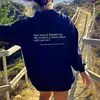 El Slogan Detrás de Mí del Hombre Ciervo Es una Frase Poderosa para la Salud Mental de las Mujeres Sin Importar el Género