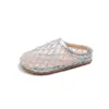 Pantuflas de malla estilo francés con punta cerrada para mujer, nuevos zapatos planos de red para el verano 2026, sandalias planas de punta redonda con diseño hueco y una sola tira.