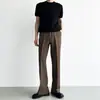 Pantalones de hombre de otoño modernos, sencillos y drapeados, retro americano, versátiles, de color liso, adelgazantes y que alargan las piernas, ligeramente acampanados
