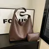 Bolsa Tote Casual Retro de Gran Capacidad para Mujer 2025 Nueva Bolso de Hombro de Moda Simple con Patrón Tejido de Gama Alta
