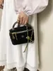 Bolso de Mano de Moda Transfronterizo para Mujer 2026 Nuevo Estilo Inspirado en Chanel Cadena Terciopelo Textura de Alta Calidad Bolso de Hombro Cruzado