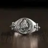 Anillo de Mano de Oración Estilo Nuevo Personalidad Creativa Anillo Retro de Aleación de Zinc Moda Anillo de Plata Tailandesa para Hombres
