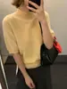 Top de punto MMC de lana con cuello alto y manga corta, colección otoño 2026, diseño simple, suave y favorecedor, manga tres cuartos, 63M61137