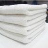 Suministro de fábrica absorbente toalla cuadrada pequeña hotel trapo pañuelo de algodón engrosado toalla blanca pura toalla cuadrada de algodón al por mayor