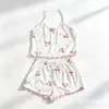 Conjunto nuevo estilo estampado, con lindos estampados de cerezas, colores lisos y un cómodo conjunto de pijama tipo camisola adornado con un lazo para estar en casa.