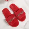 Pantuflas planas de algodón rojas para mujer de talla grande con accesorios de pedrería, talla 43, pantuflas peludas casuales para uso doméstico