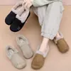 Invierno 2026 Nuevo Retro Más Terciopelo Punta Redonda Sin Cordones Cálidos Zapatos de Frijol para Mujer Tela de Plumón Terciopelo de Alta Calidad Zapatos de Algodón