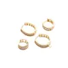 Aretes Redondos de Zirconia Microincrustada Rellenos de Oro de 14K que Conservan el Color Aretes Ovalados en Forma de U Aretes de Lujo Accesible Dorados