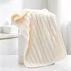 Toalla de baño de felpa de coral suave engrosada con rayas de caramelo, muy absorbente, secado rápido, no suelta pelusa, patrón ondulado, toalla de baño para el hogar