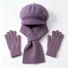 Conjunto de tres piezas para mujeres de mediana edad y mayores: gorro de punto grueso y cálido de otoño e invierno, gorra de béisbol de pelo de conejo, bufanda y guantes