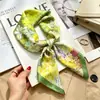 Novo Lenço Pequeno de Seda Artificial para Primavera e Outono Feminino Fashionable All-match Fita Lenço Decorativo Lenço Pequeno de Negócios de Alta Qualidade
