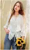 Camisa Branca Feminina Xiangying Gola V Estilo Francês Outono 2026 Nova Renda nas Bordas Cadarço Estilo Fino 96710