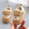 Zapatos Nuevos para Caminar de Bebé Primavera y Otoño 0-1-2 Años Suela Suave Unisex Zapatos Chirriantes para Niños Pequeños Zapatos para Caminar de Dibujos Animados Venta al por Mayor
