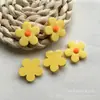Coreia do Sul nova cerâmica macia ins moda brincos pequenas pétalas frescas girassol pequena flor acessórios diy brincos artesanais